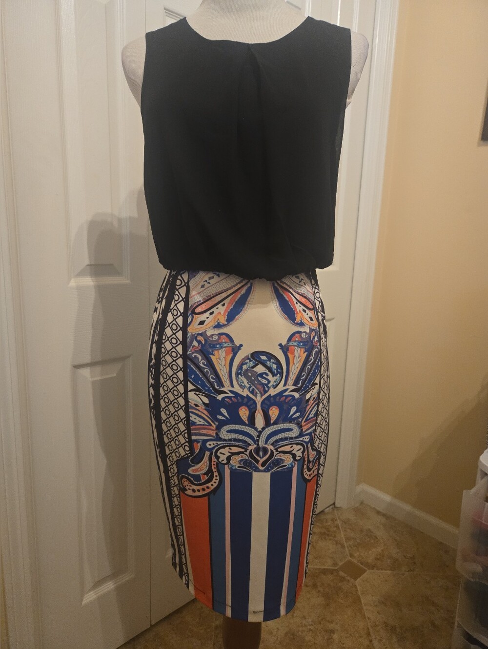 DO&BE Printed Pencil Skirt with Blue & Orange Floral OPEN BACK dress Sz M READ**